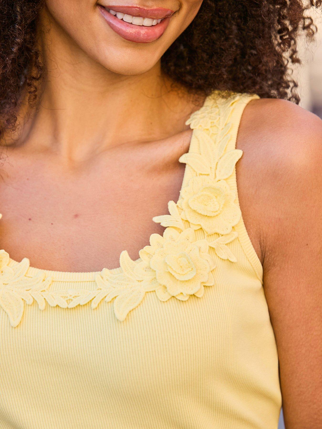 sosandar-embroidered-jersey-vest-topoutfit