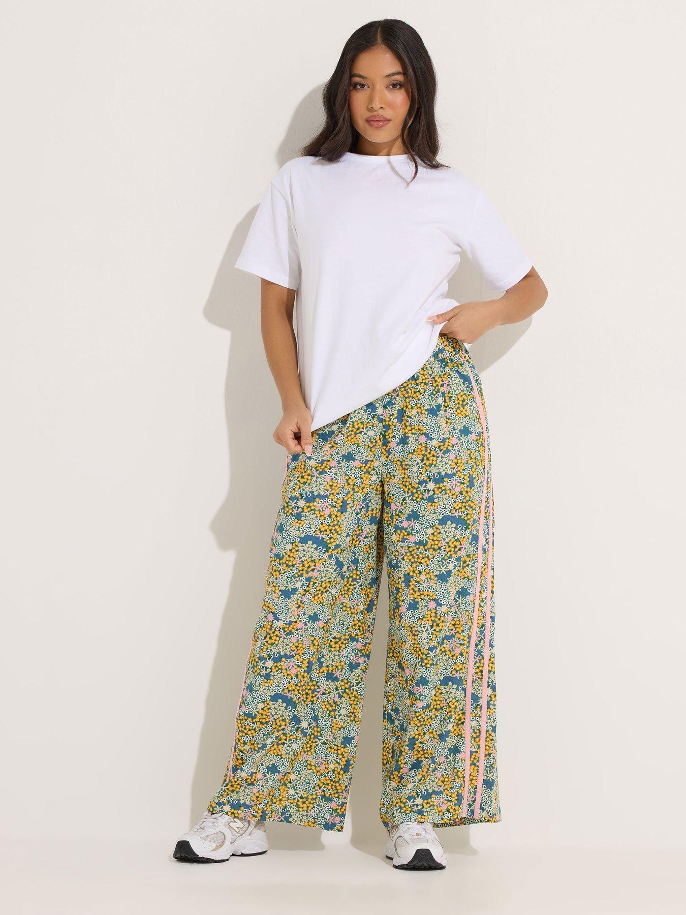 pixiegirl-petite-ditsy-wide-leg-side-stripe-trousers-pinkfront