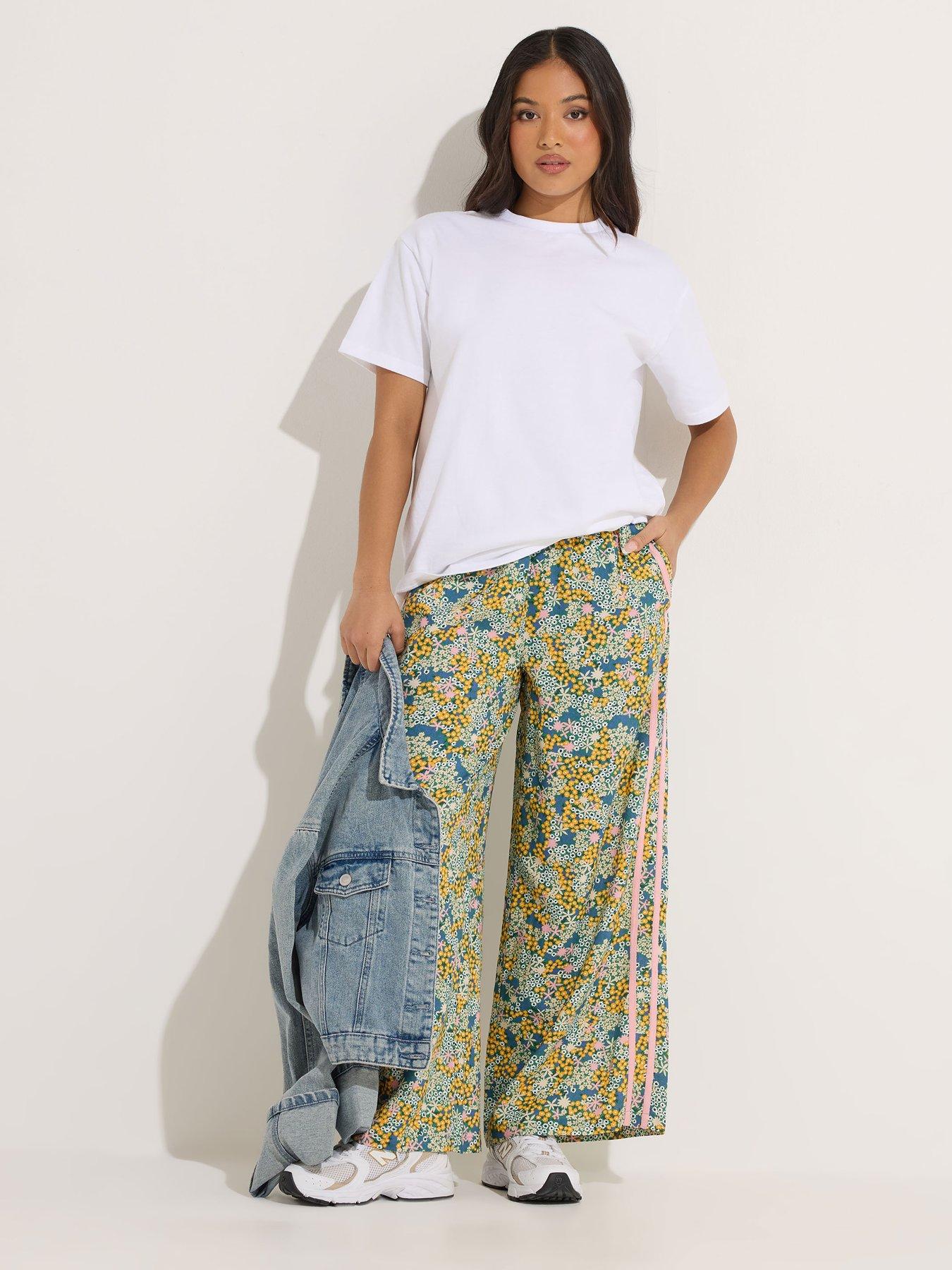 pixiegirl-petite-ditsy-wide-leg-side-stripe-trousers-pinkback