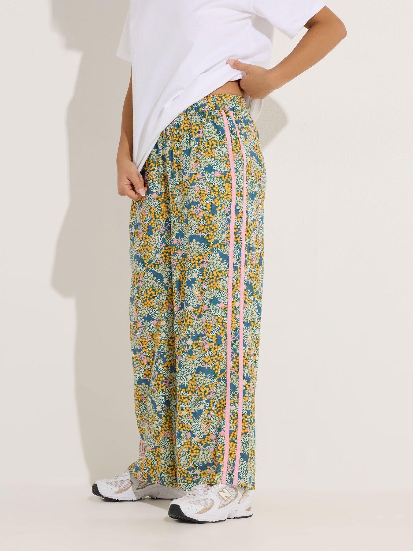 pixiegirl-petite-ditsy-wide-leg-side-stripe-trousers-pinkoutfit