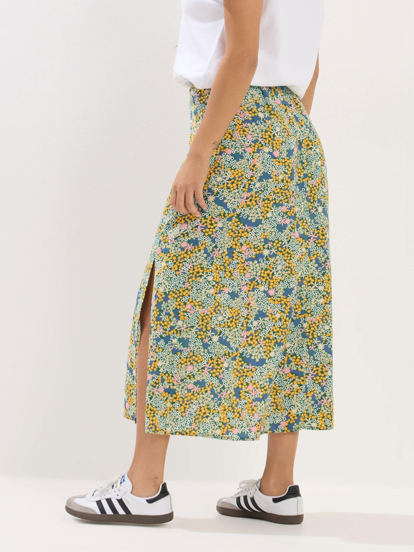 pixiegirl-petite-ditsy-midaxi-skirt-greenstillFront