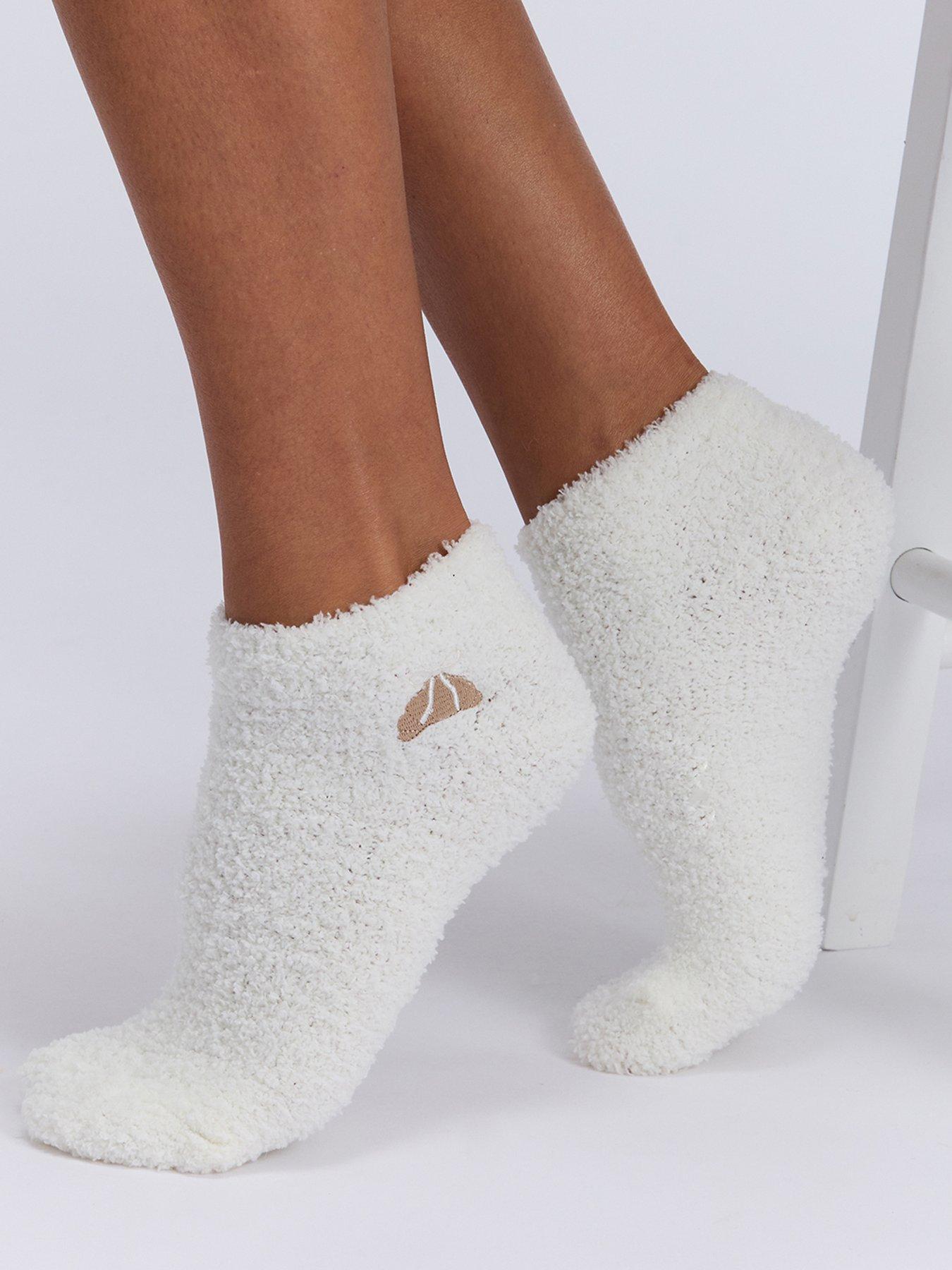 boux-avenue-croissant-amp-bow-fluffy-trainer-socks-2-pack-oatmealback