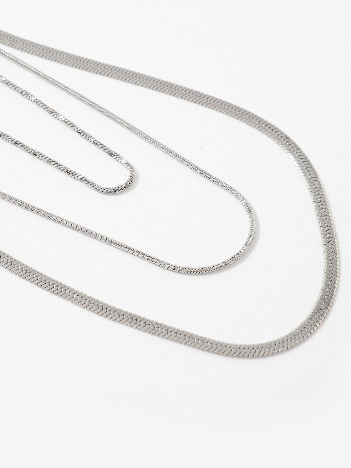 mint-velvet-stainless-steel-triple-chaindetail