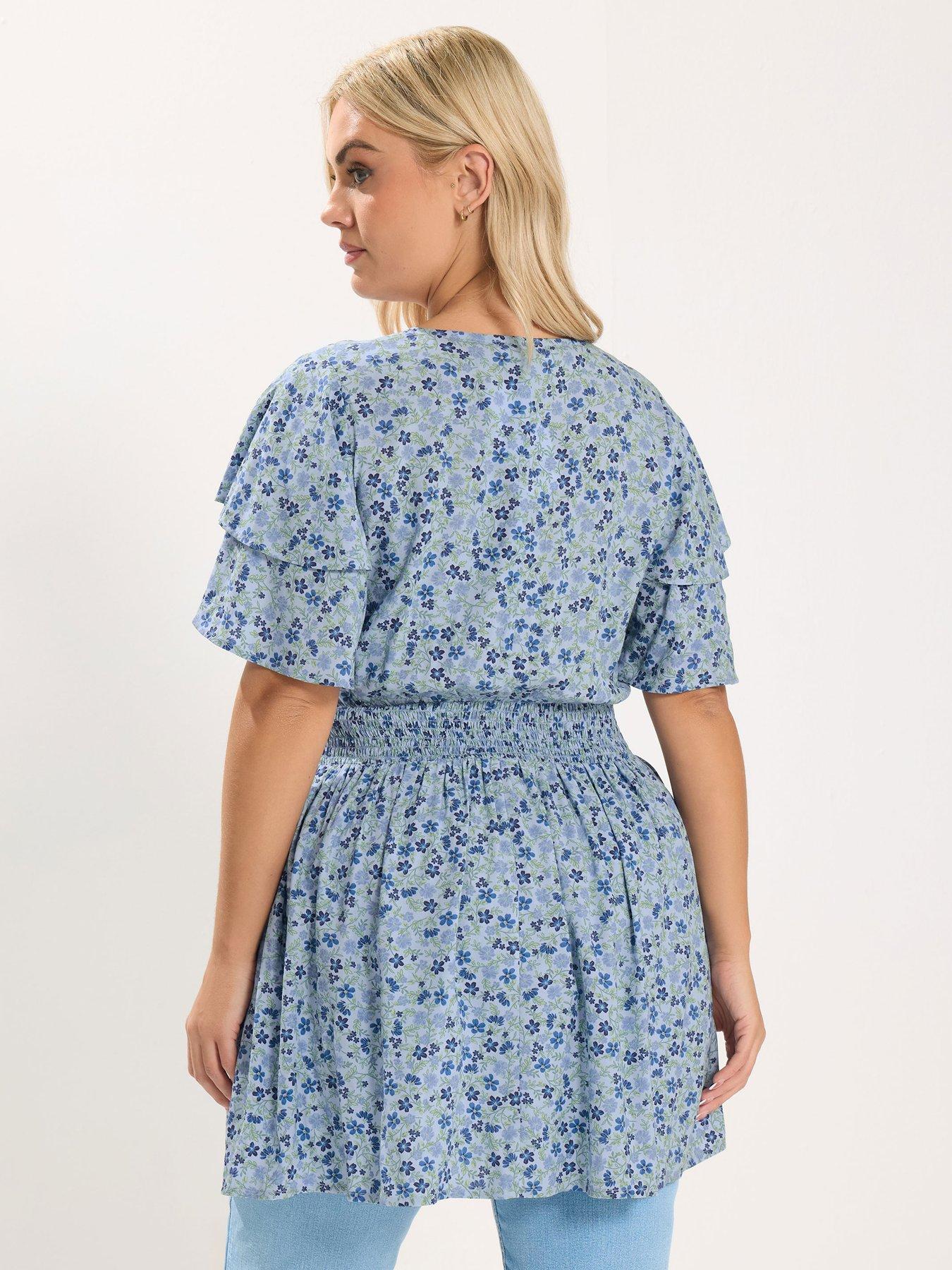 Image 2 of 5 of Yours Curve Ditsy Flutter Sleeve Top