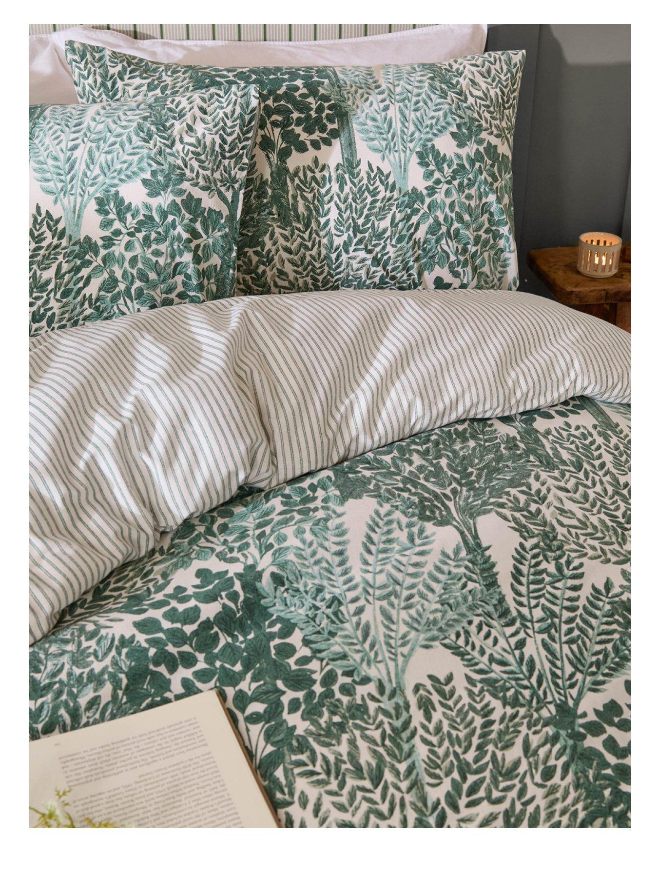 wylder-topiary-double-duvet-set-greenstillFront