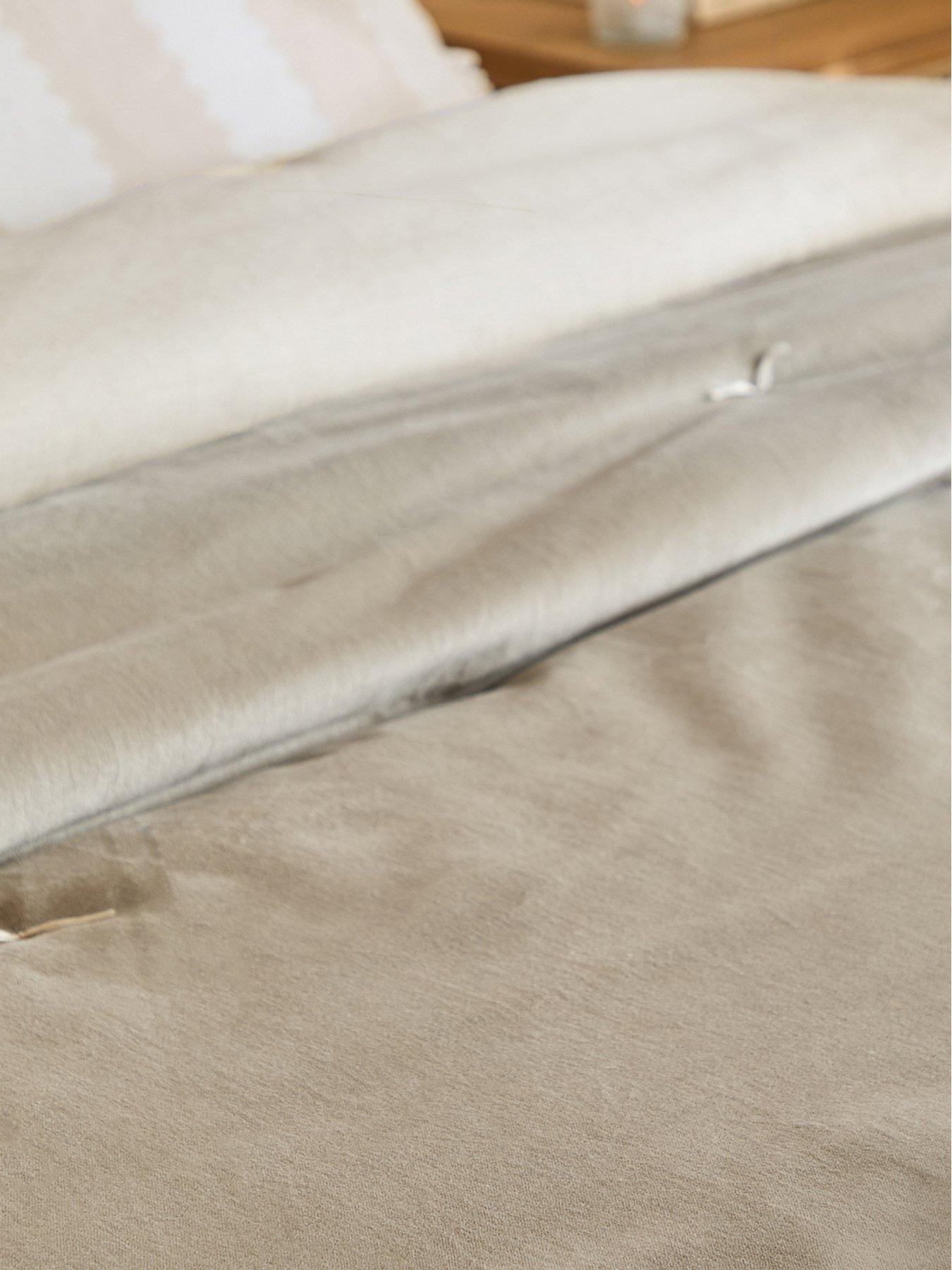 wylder-edie-140x220-bedspread-naturalback