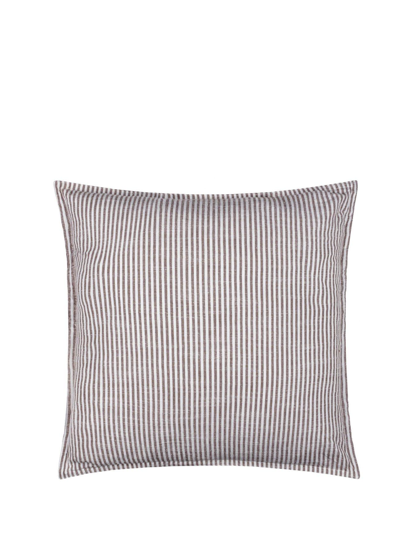 yard-truro-45x45-polyester-cushion-chocolatestillFront