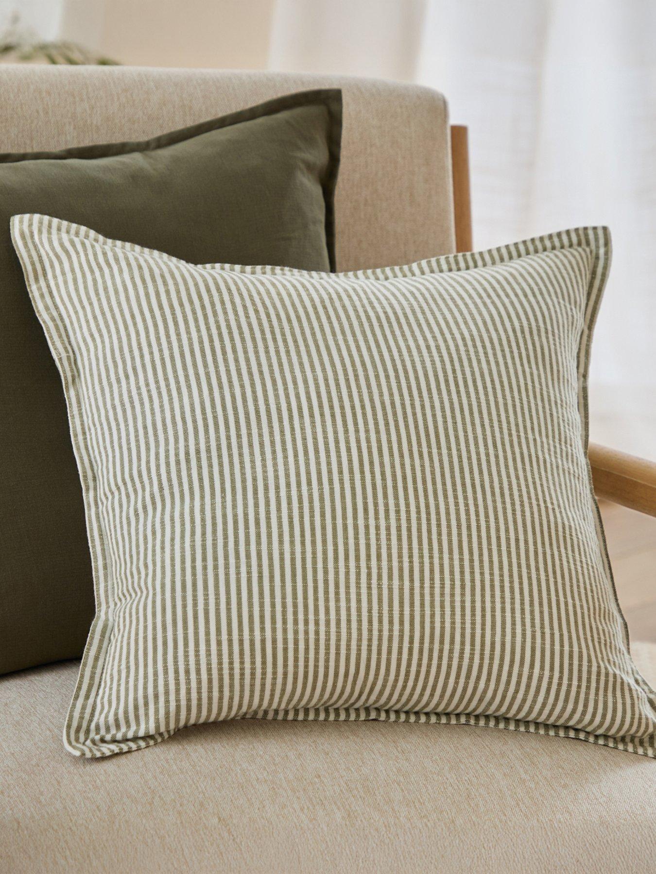 yard-truro-45x45-polyester-cushion
