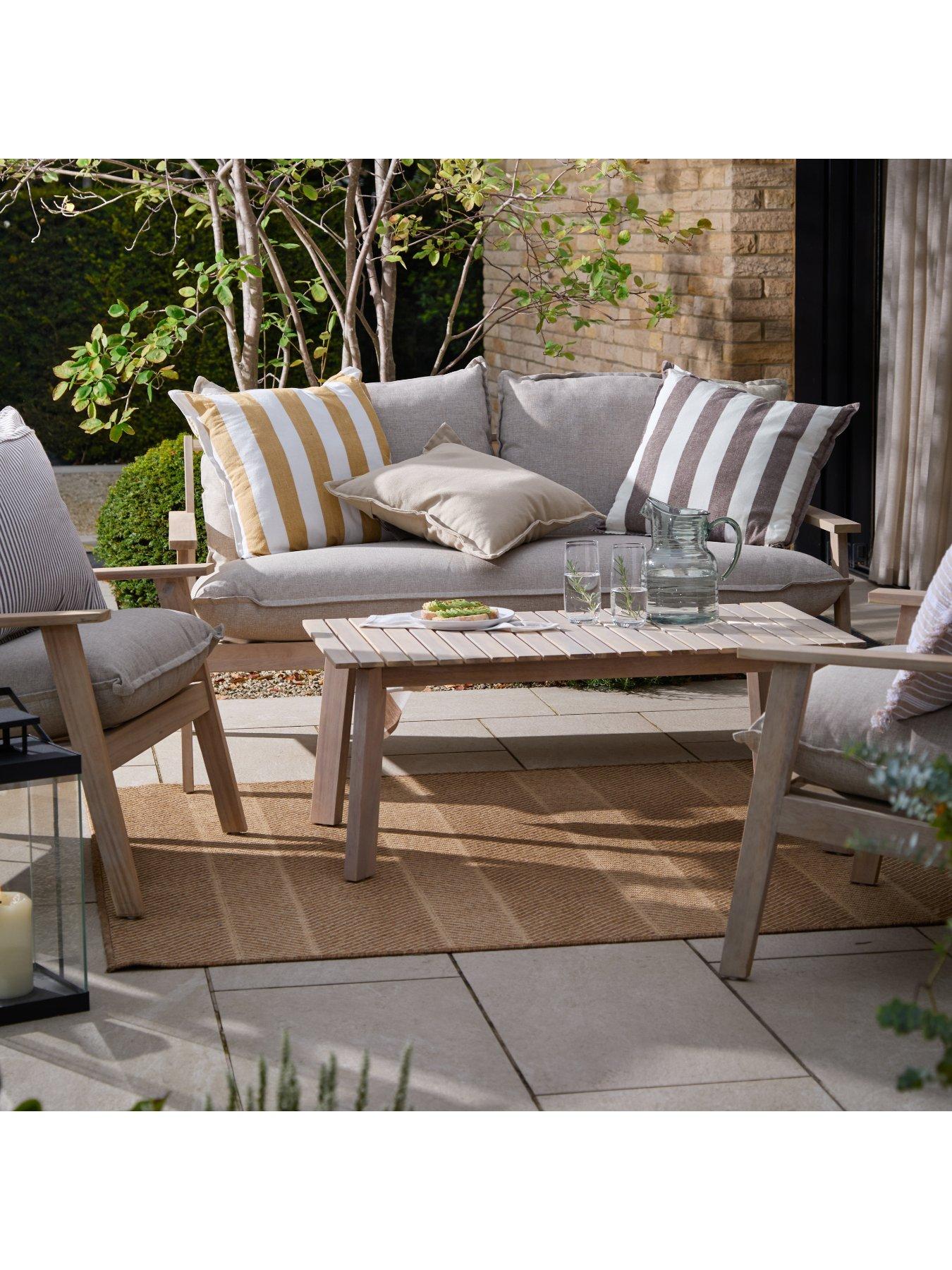 yard-hayle-50x50-outdoor-polyester-cushionoutfit