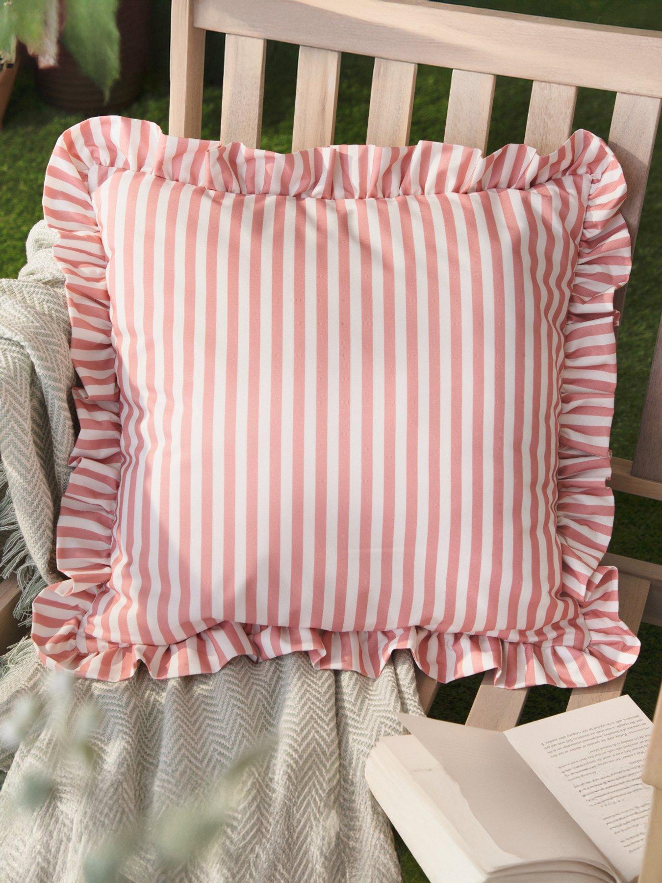 Wylder Millie Ruffle 50X50 Outdoor Polyester Cushion