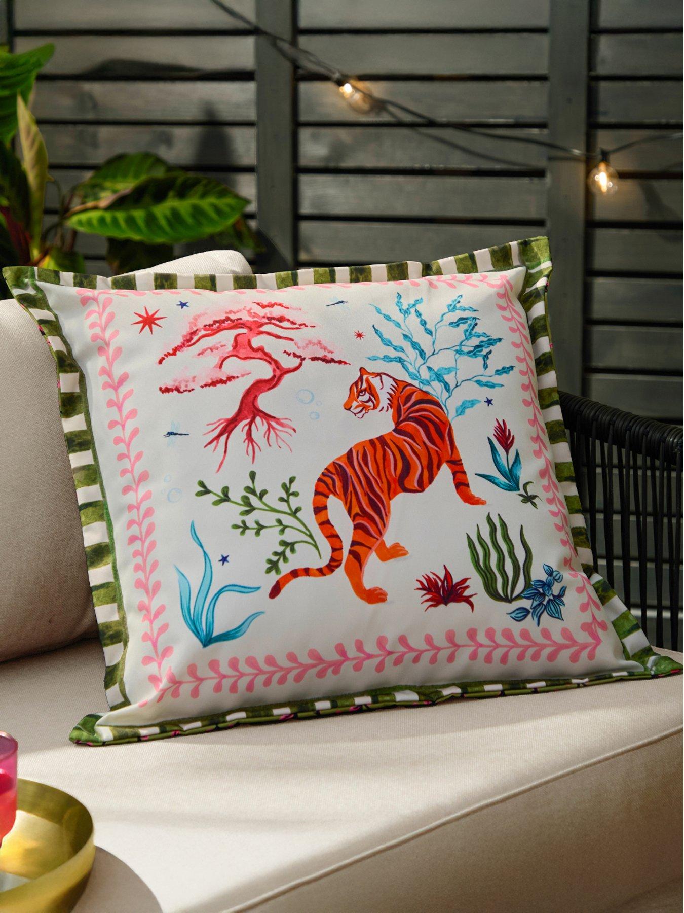 furn-tiger-dream-50x50-outdoor-polyester-cushion-multifront