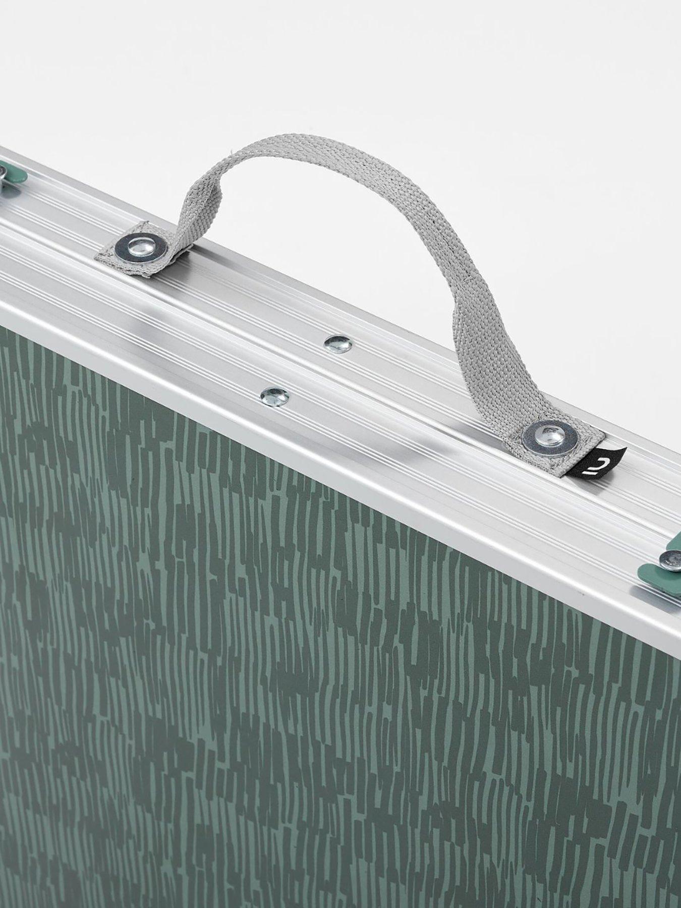 decathlon-table-46-people-green-tabledetail