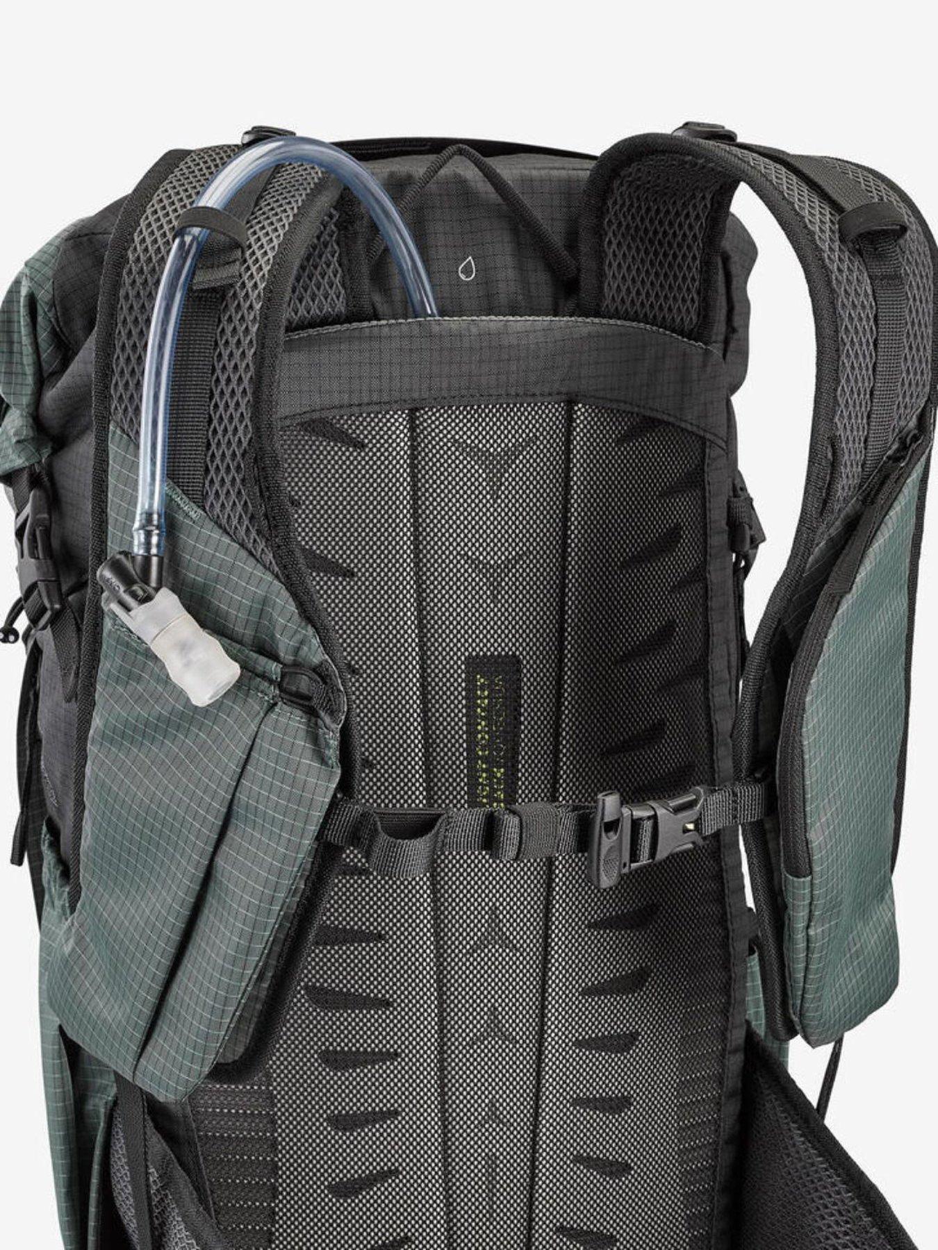 decathlon-backpack-mh500-light-22l-kakioutfit