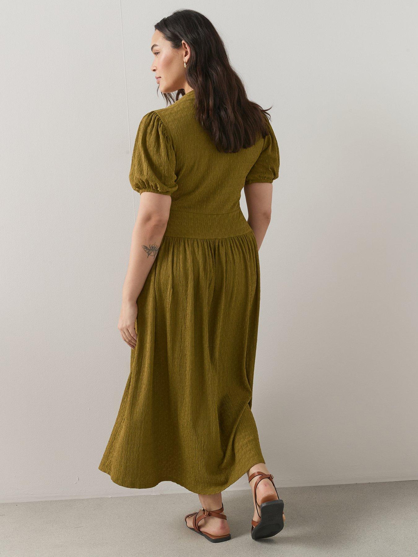 Image 2 of 6 of The Very Collection Curve Crinkle Button Detail Midi Dress - Olive