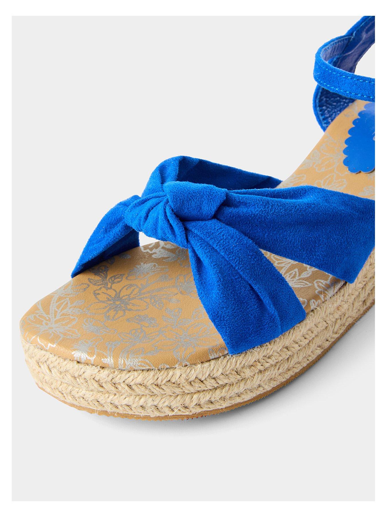 joe-browns-warm-breezes-knot-sandals-blueoutfit