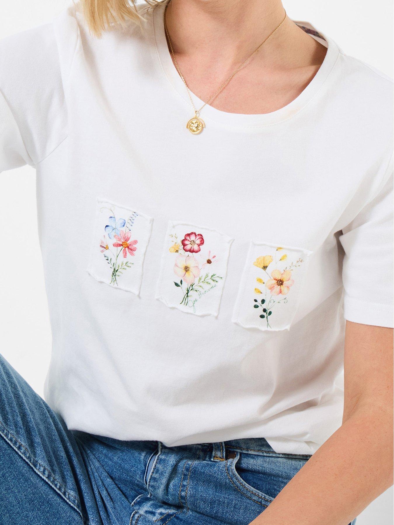 joe-browns-flower-patch-graphic-t-shirt-whiteoutfit
