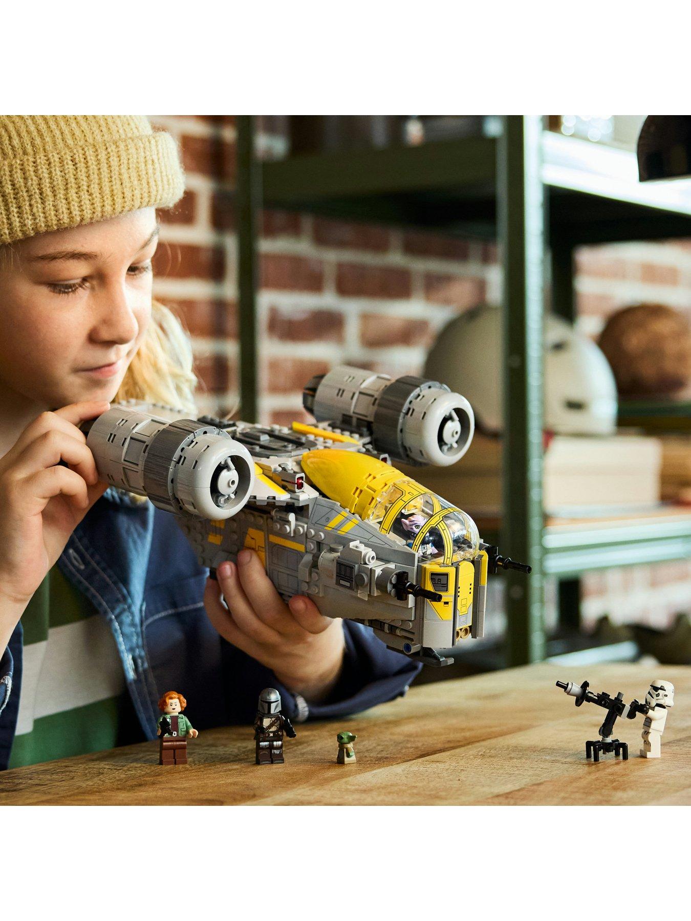 lego-star-wars-the-razor-crest-75447detail