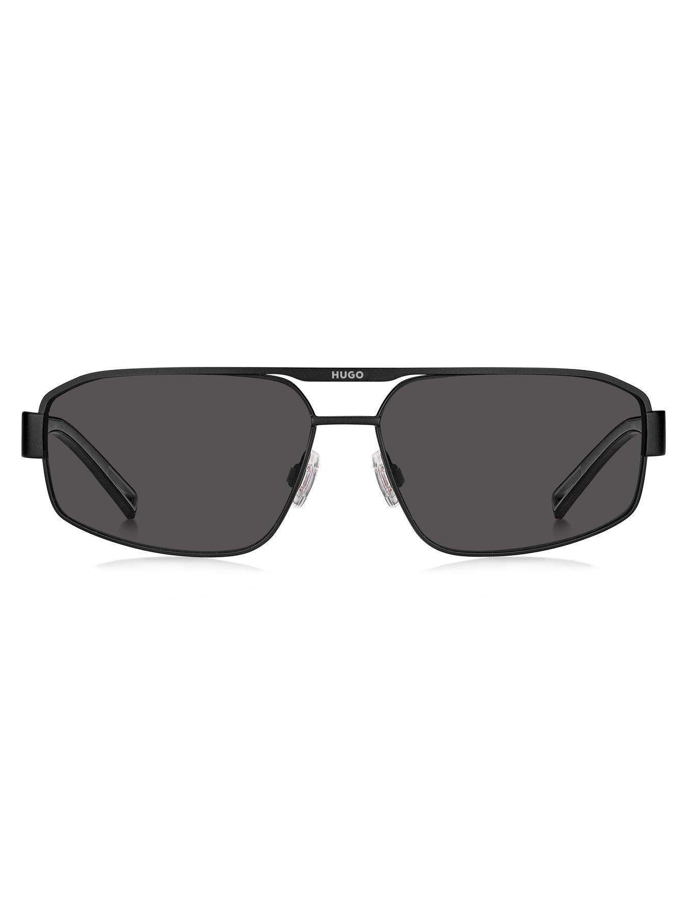 hugo-navigator-sunglasses--matte-blackoutfit