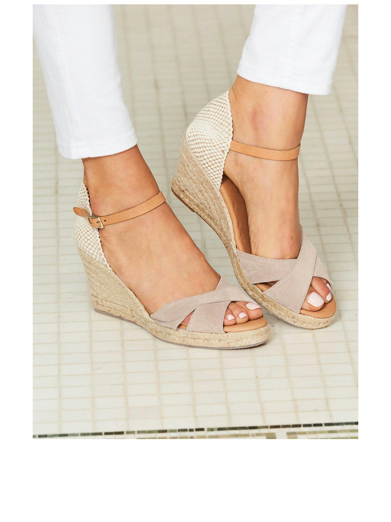 sosandar-ankle-strap-mid-wedge-espadrille-beigeback
