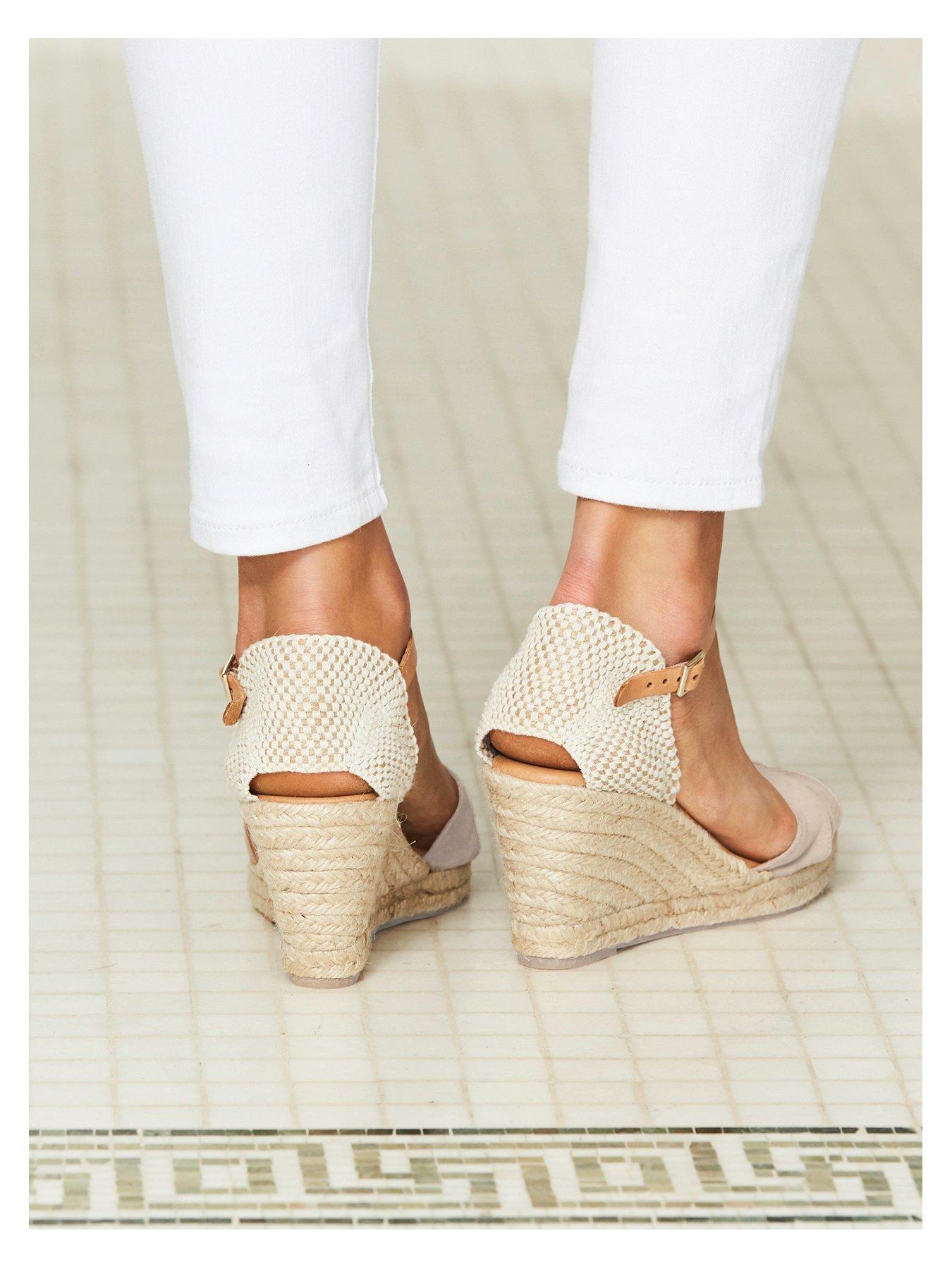 sosandar-ankle-strap-mid-wedge-espadrille-beigeoutfit