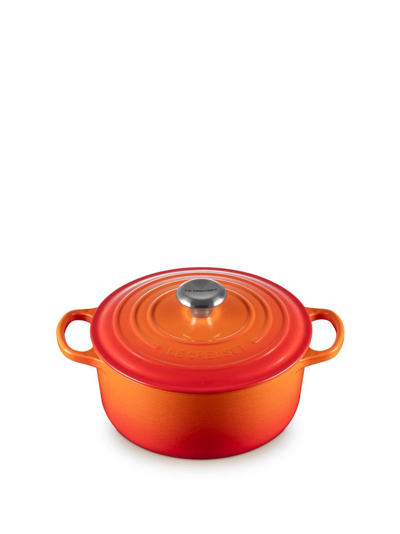 Le Creuset Le Creuset Signature Cast Iron Round Casserole 24cm Volcanic