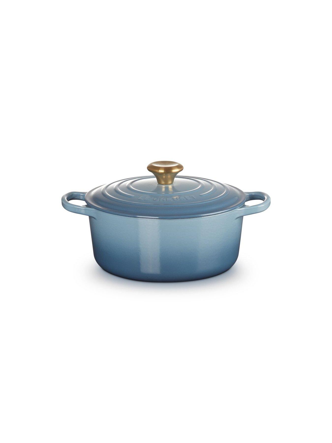 Le Creuset Le Creuset Signature Cast Iron Round Casserole 24cm Volcanic