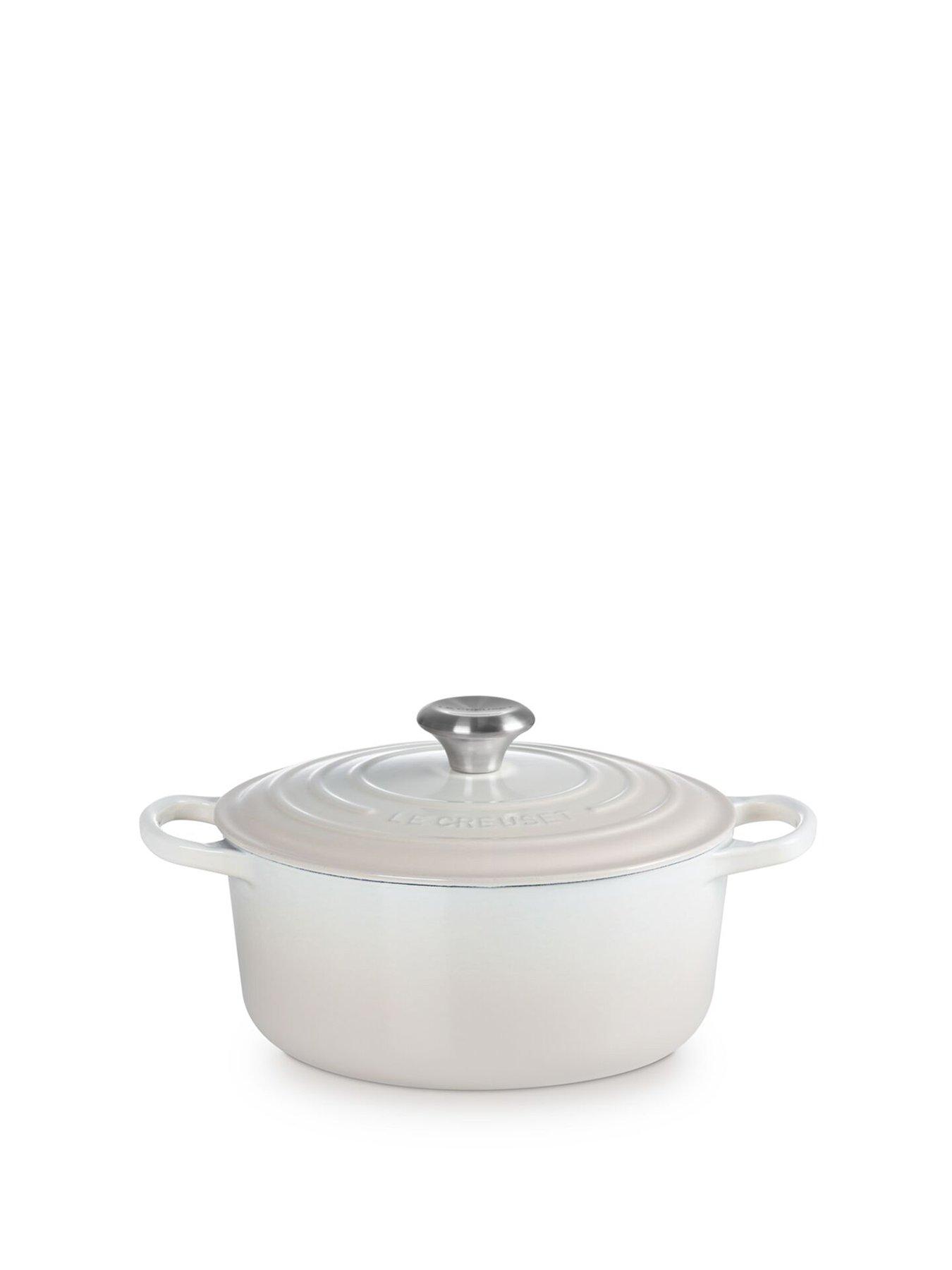 Le Creuset Le Creuset Signature Cast Iron Round Casserole 24cm Meringue