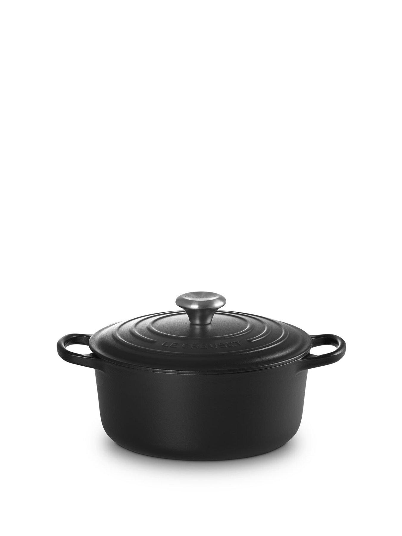 Le Creuset Le Creuset Signature Cast Iron Round Casserole 24cm Satin Black