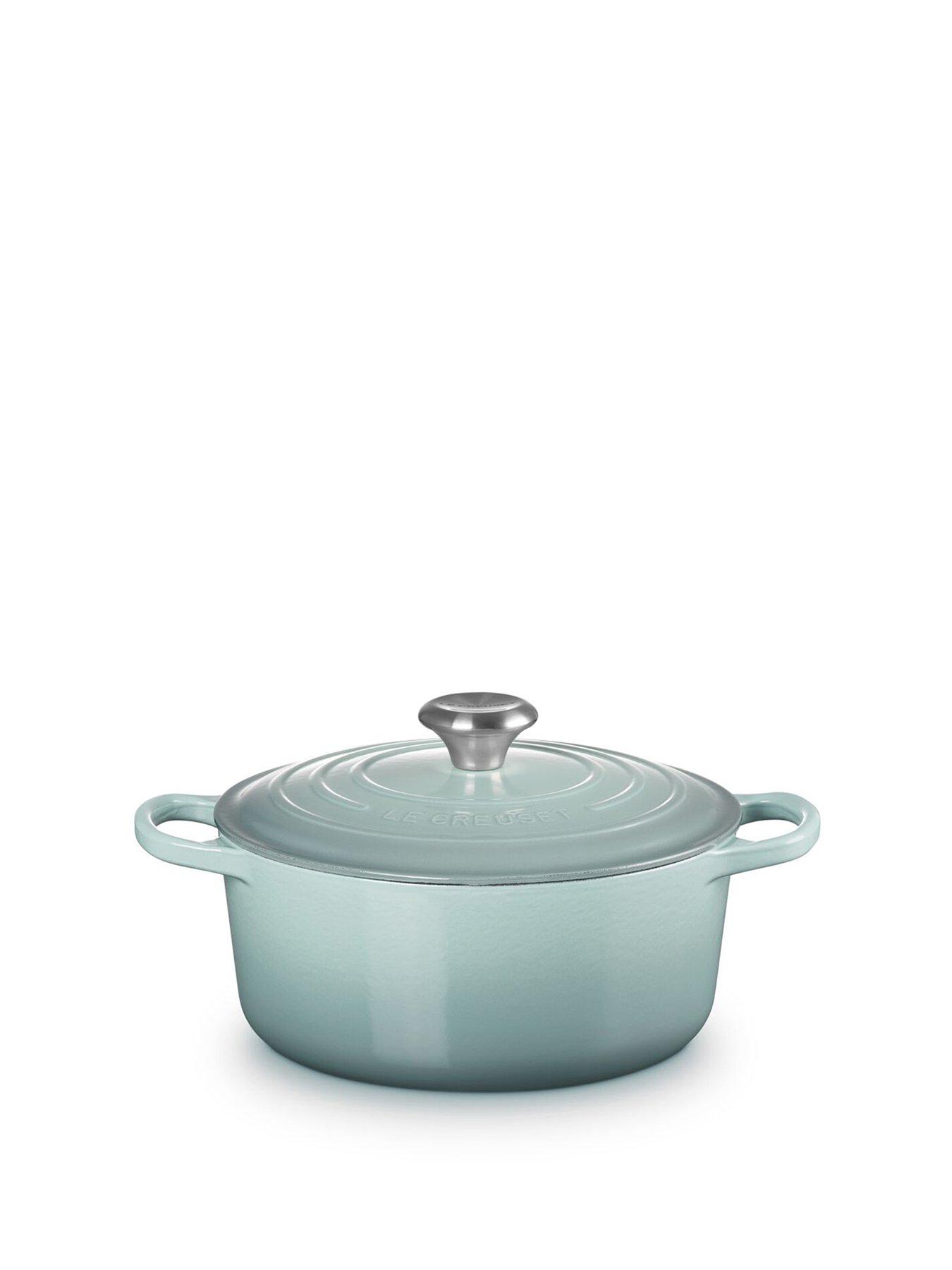 Le Creuset Le Creuset Signature Cast Iron Round Casserole 24cm Sea Salt