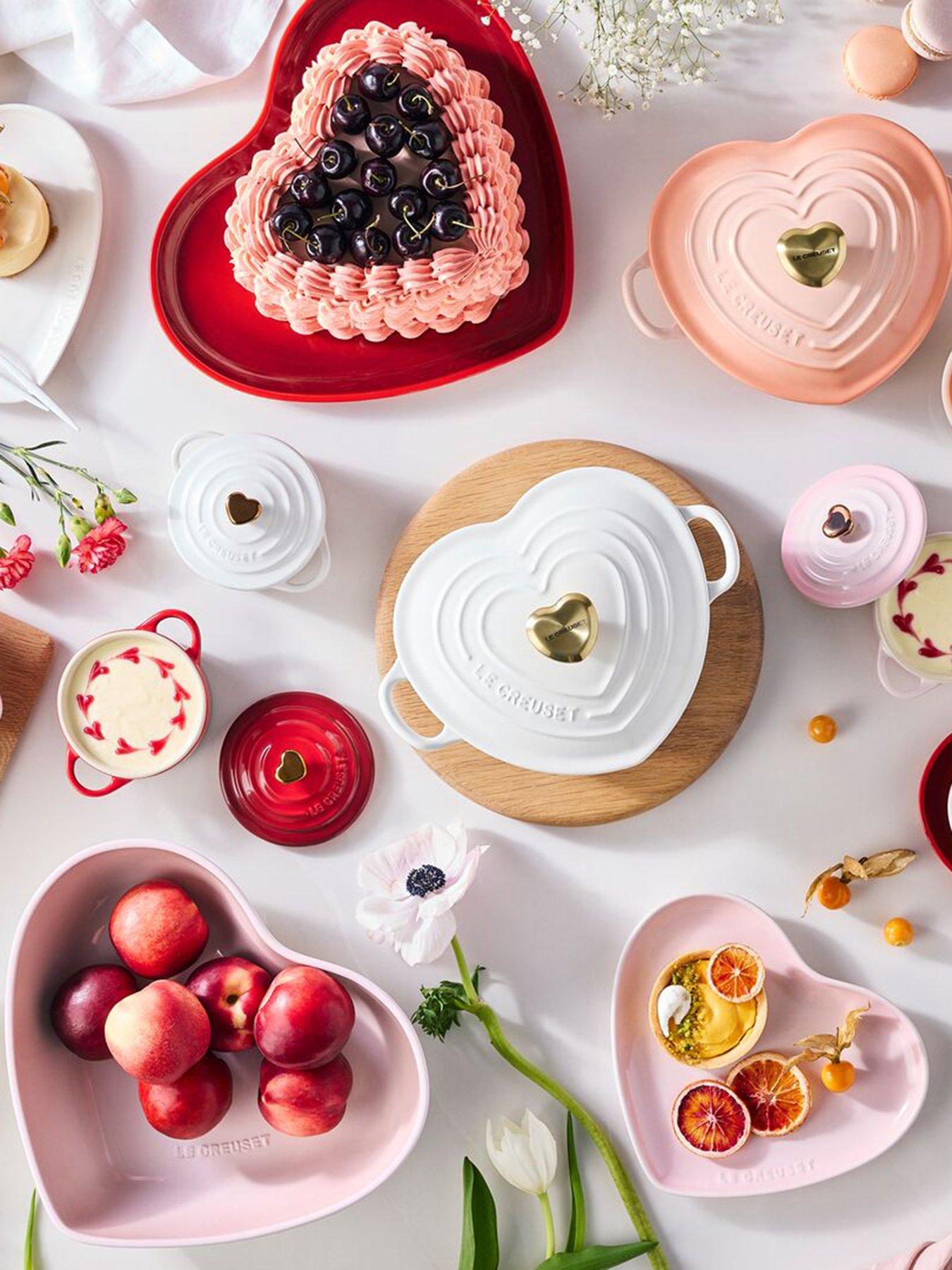 Le Creuset Le Creuset Stoneware Heart Plate 23cm Cerise