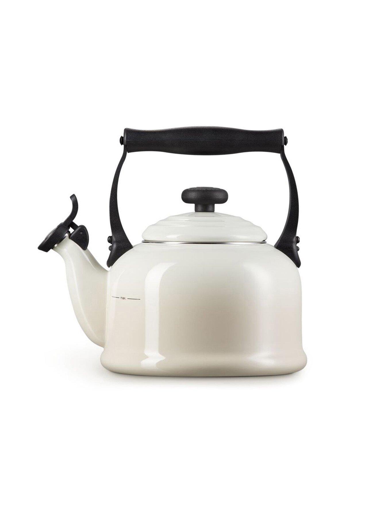 Le Creuset Le Creuset Traditional Kettle 2.1L Black