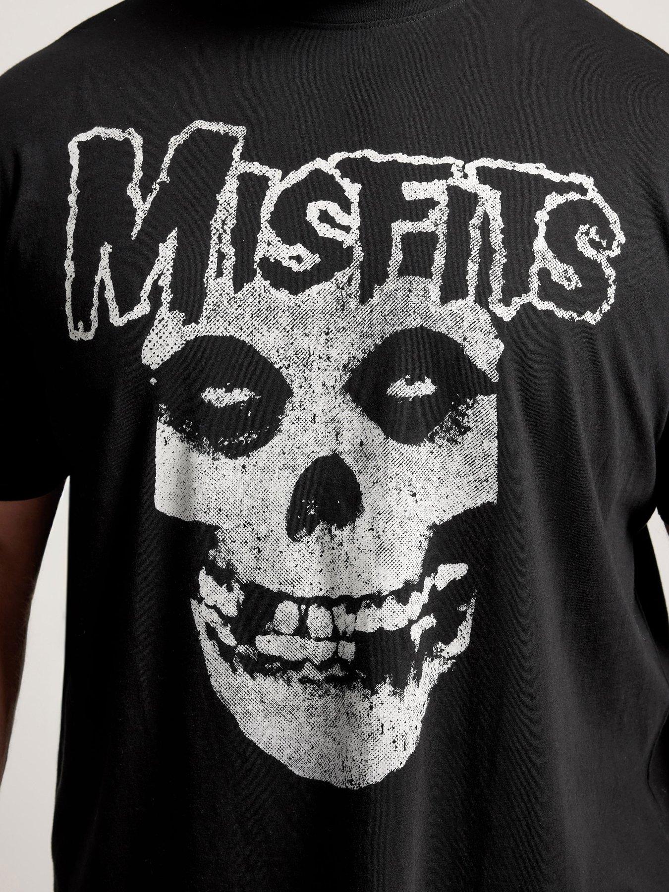 badrhino-misfits-t-shirt-blackoutfit