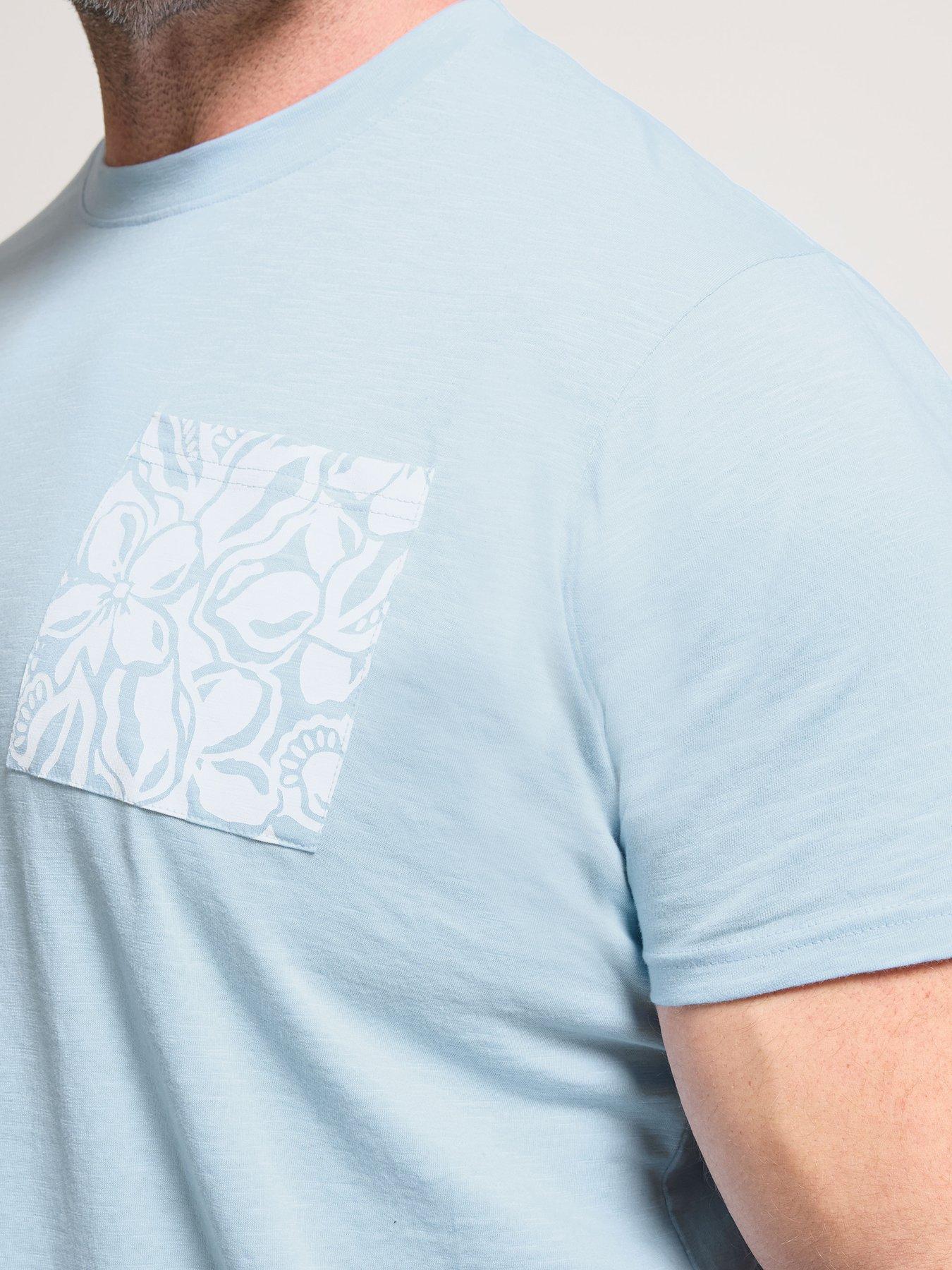badrhino-flower-pocket-t-shirt-blueoutfit