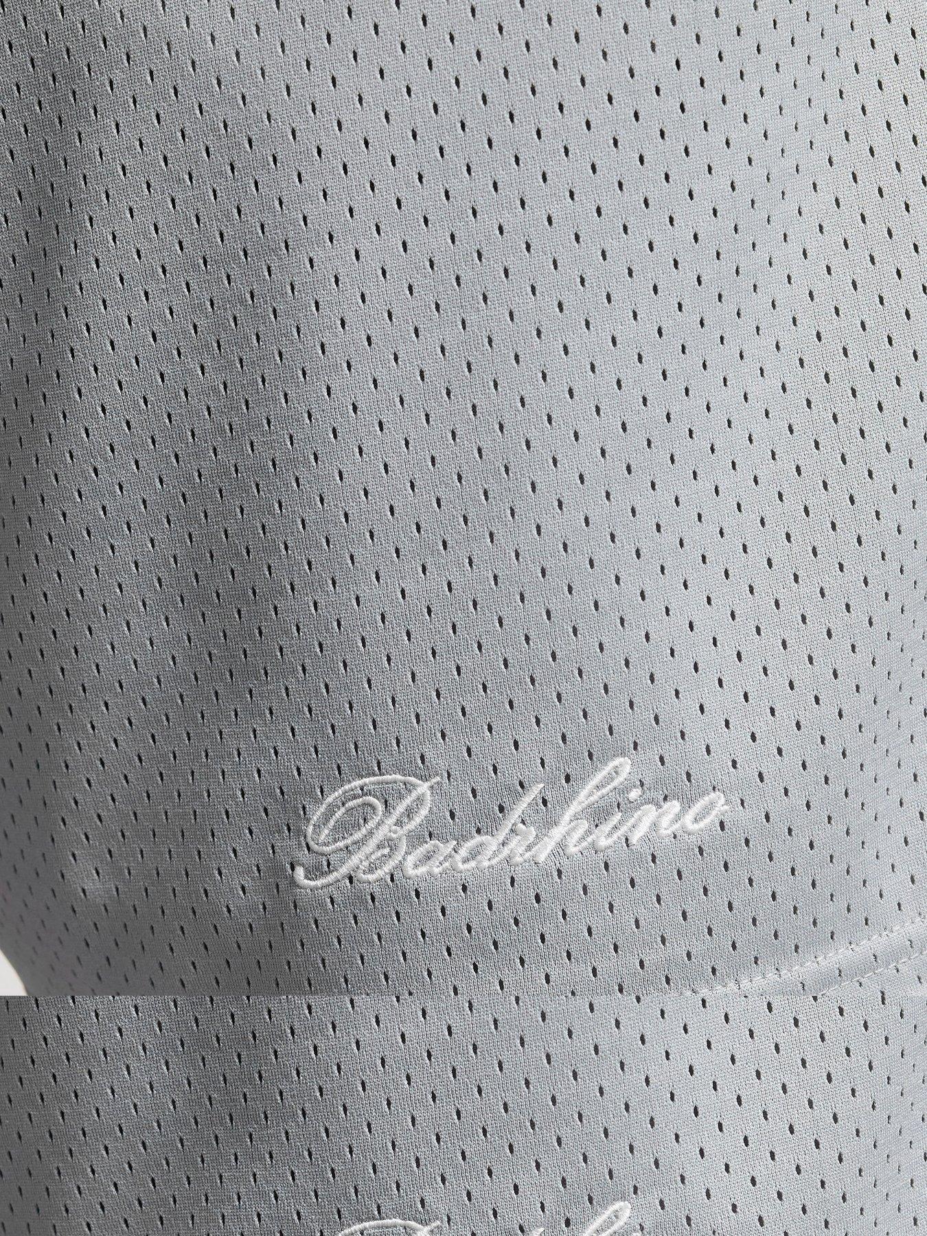 badrhino-lightweight-mesh-shorts-greyoutfit
