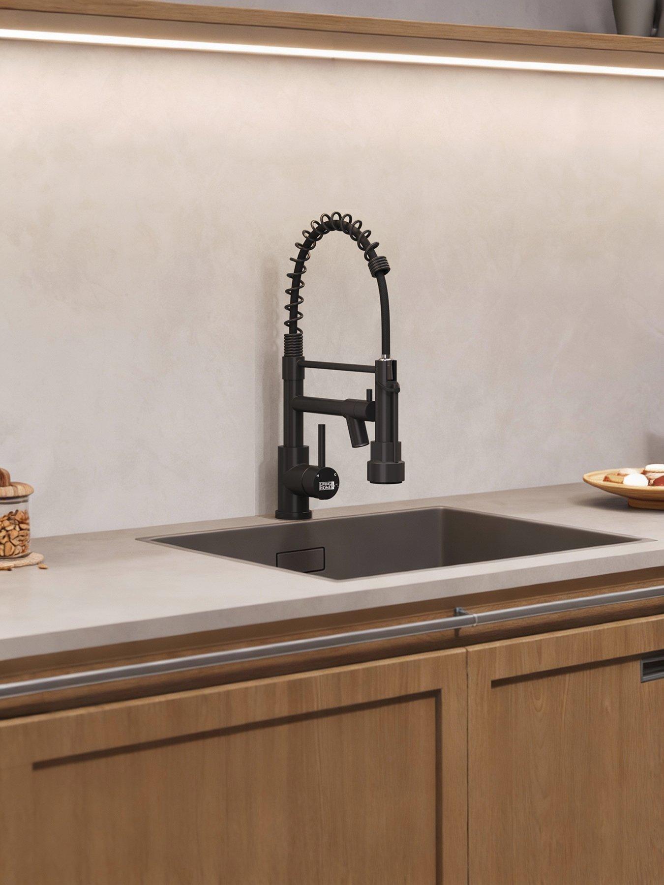 living-and-home-black-kitchen-faucet-with-pull-down-spring-spoutdetail