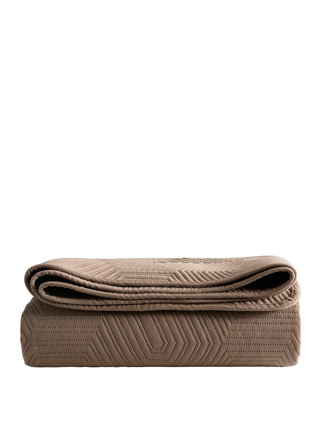 Image 2 of 5 of Dusk Torino Velvet Geometric Pinsonic Bedspread
