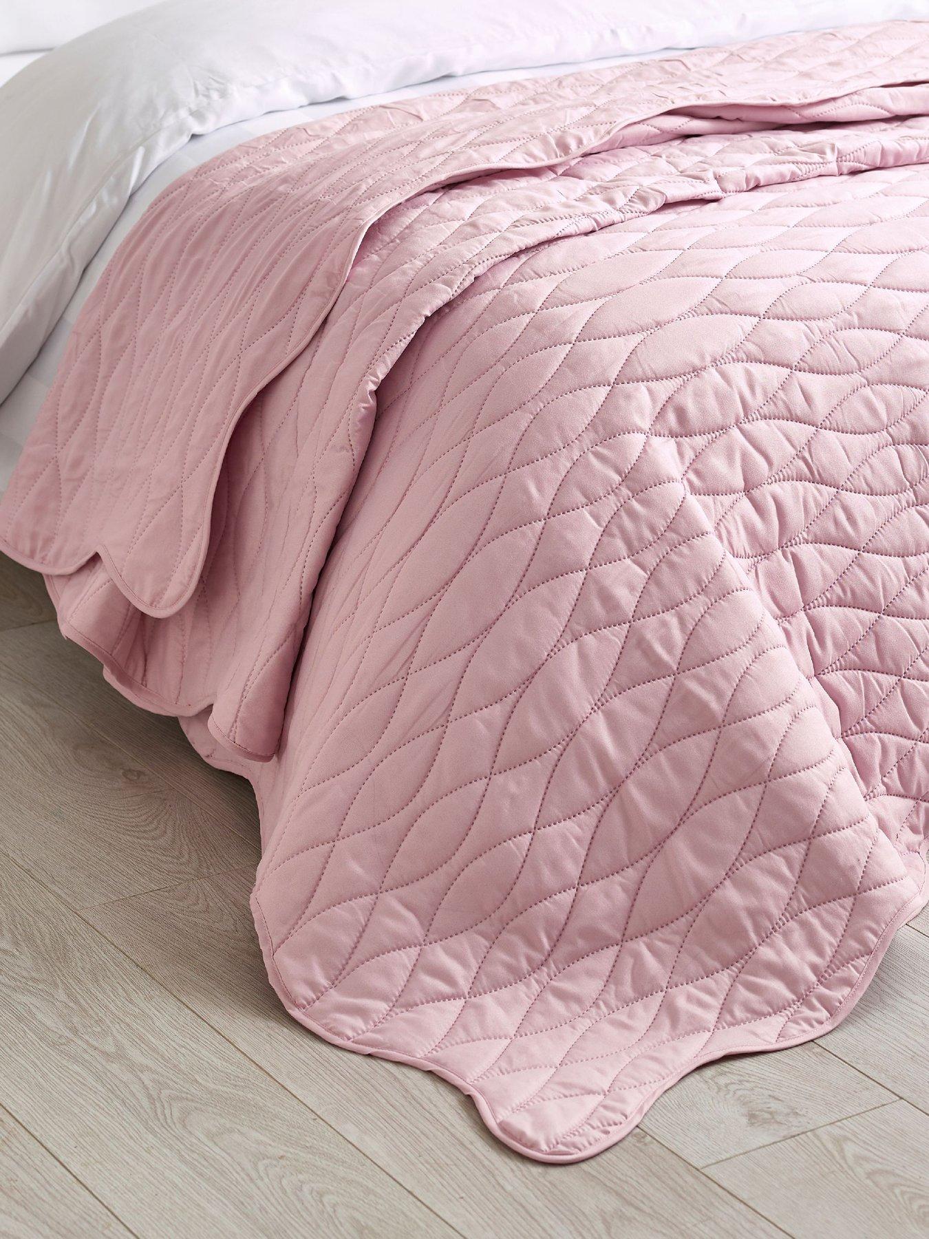 Image 1 of 3 of Catherine Lansfield Scallop Waves Bedspread 240X260 Pink