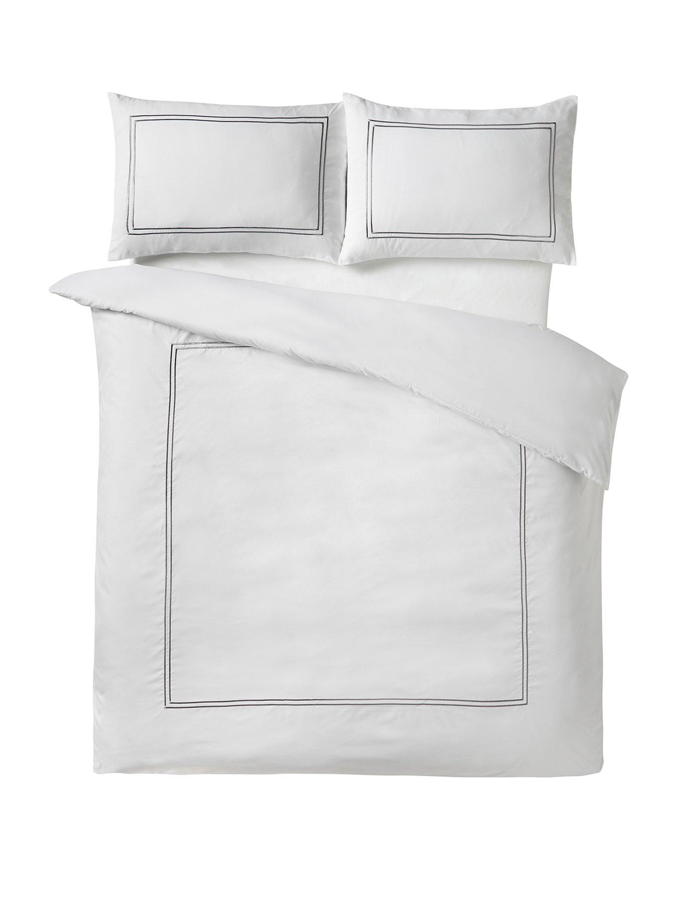 Image 2 of 5 of Catherine Lansfield So Soft Mono Satin Stitch Duvet Set White / Silver
