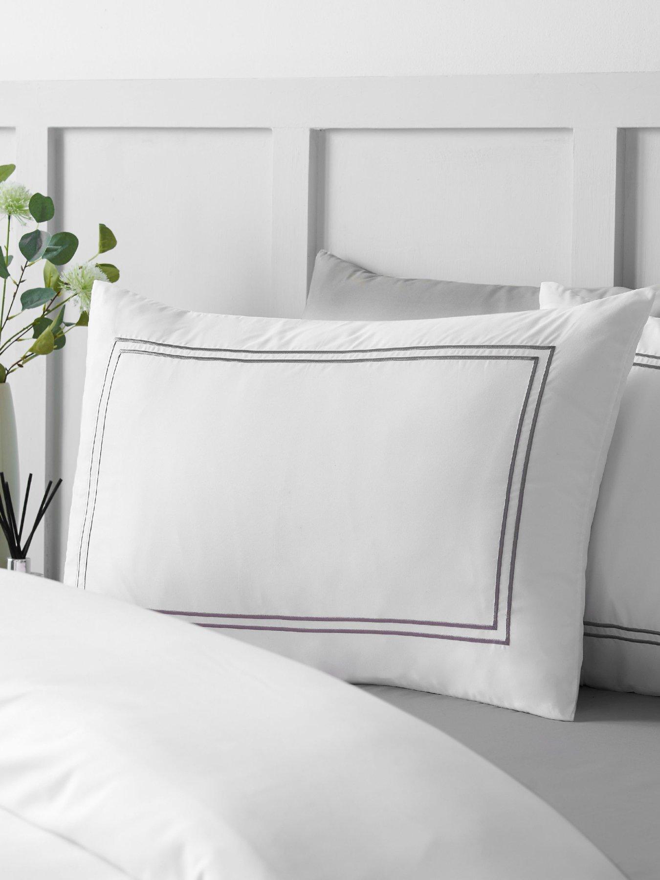 Image 3 of 5 of Catherine Lansfield So Soft Mono Satin Stitch Duvet Set White / Silver