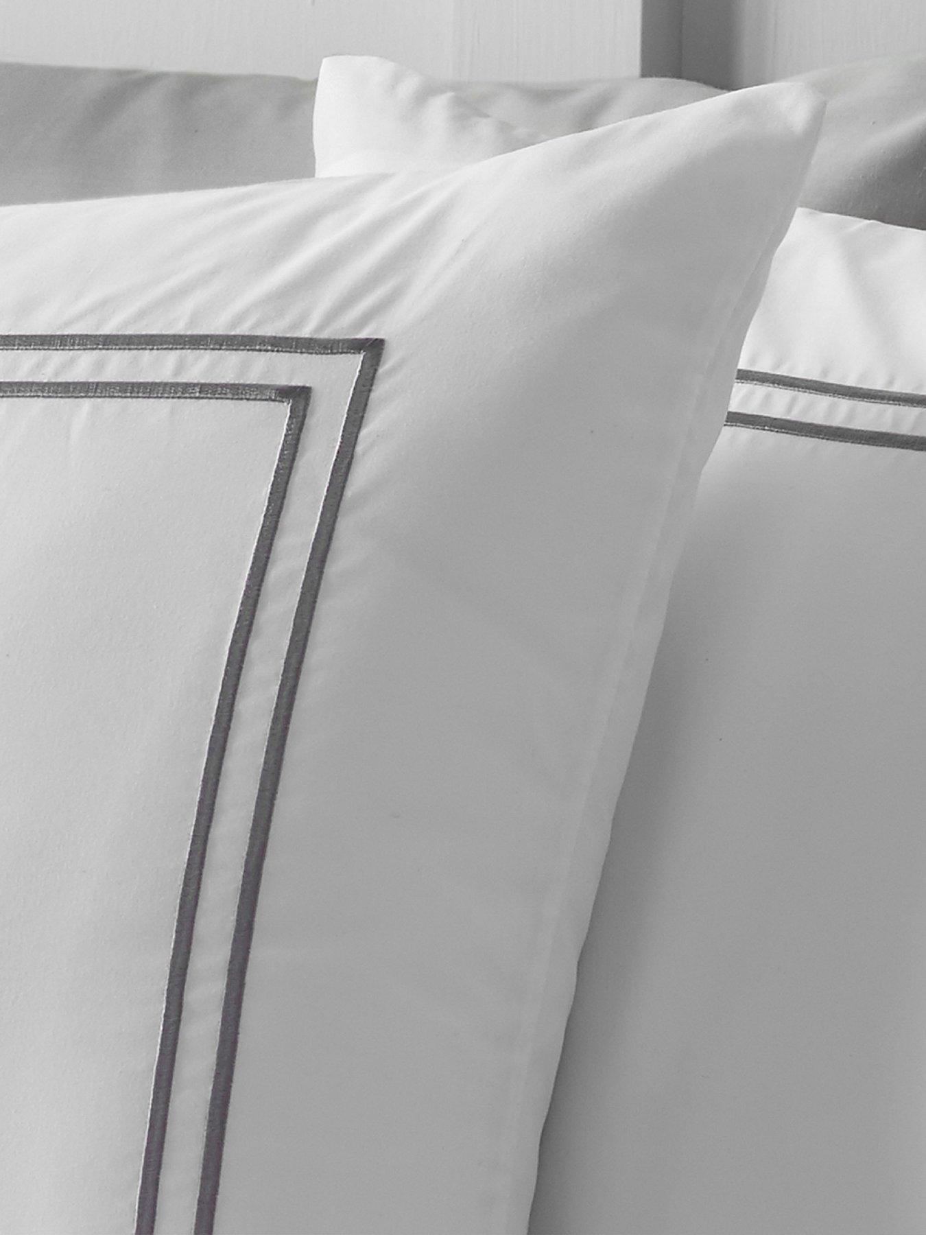 Image 4 of 5 of Catherine Lansfield So Soft Mono Satin Stitch Duvet Set White / Silver