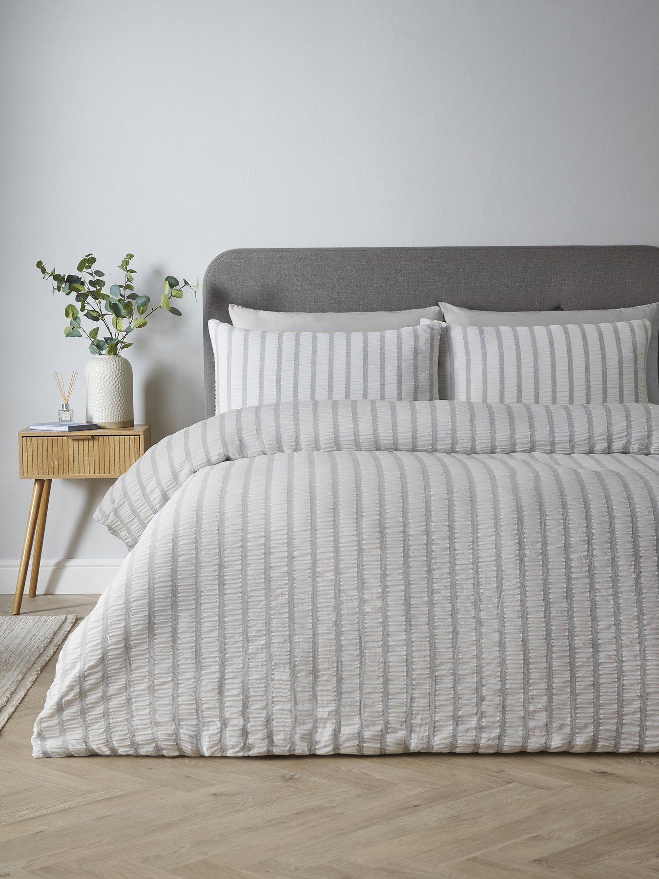 catherine-lansfield-so-soft-seersucker-stripe-duvet-set-greyfront