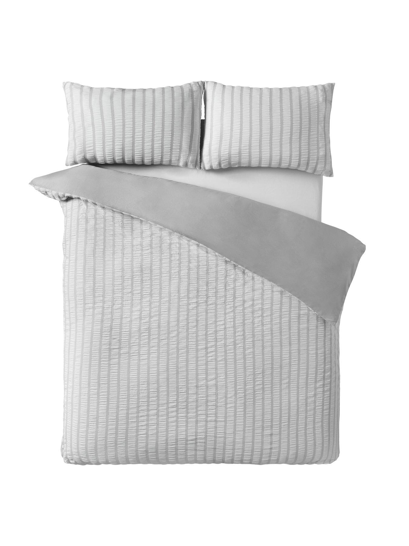 catherine-lansfield-so-soft-seersucker-stripe-duvet-set-greydetail