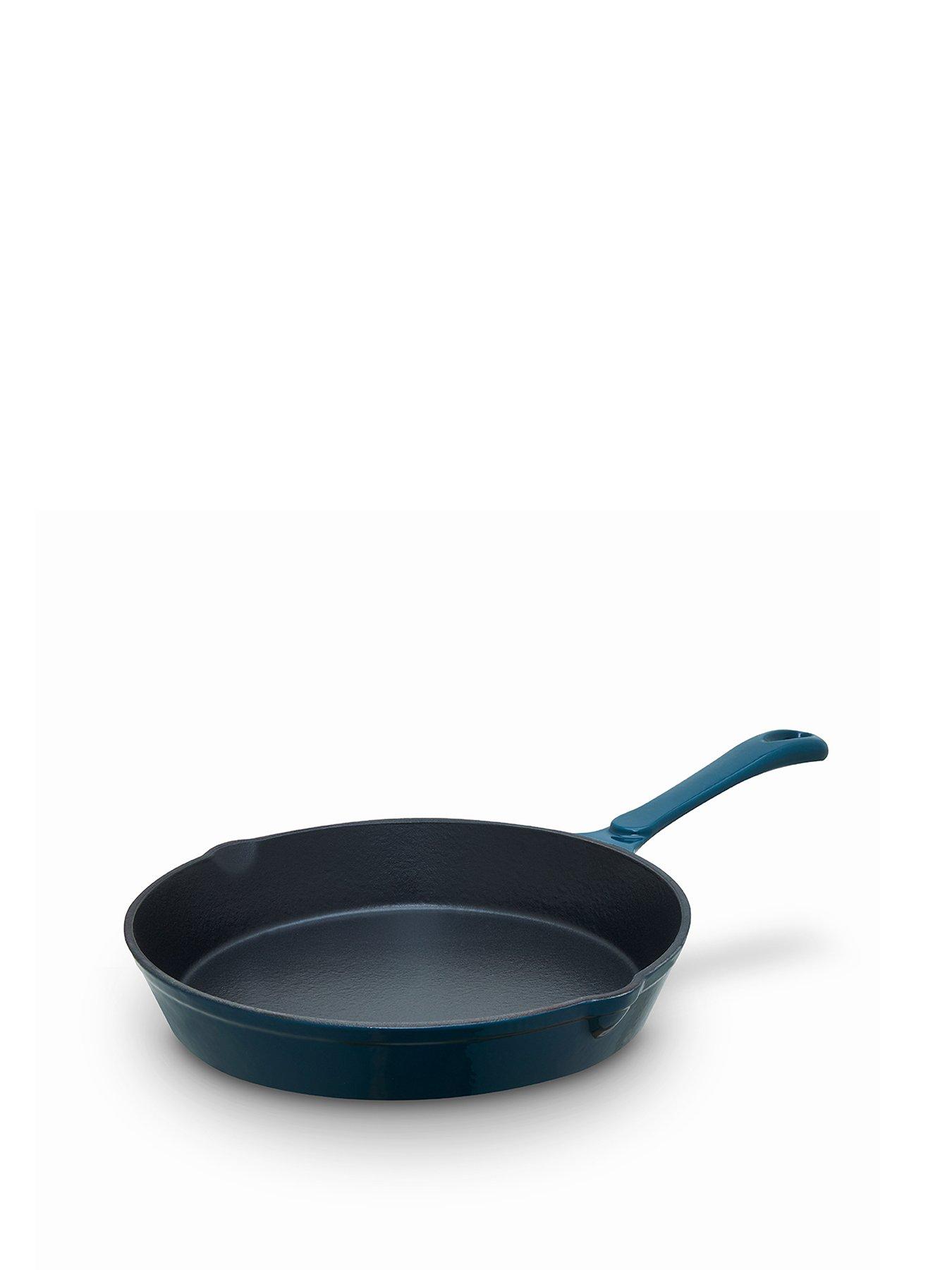 Barbary & Oak Nattura 26cm Cast Iron Round Pan With Dual Side Spouts, Agave