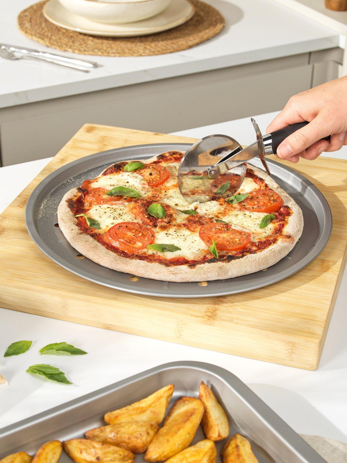 Image 5 of 6 of Salter Salter Essentials Pizza Pan And Chip Tray