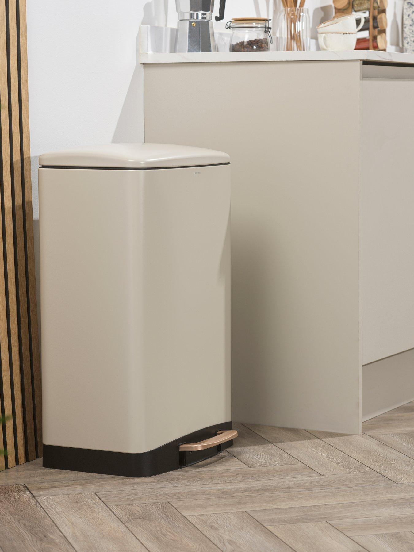 salter-pebble-50l-pedal-binoutfit