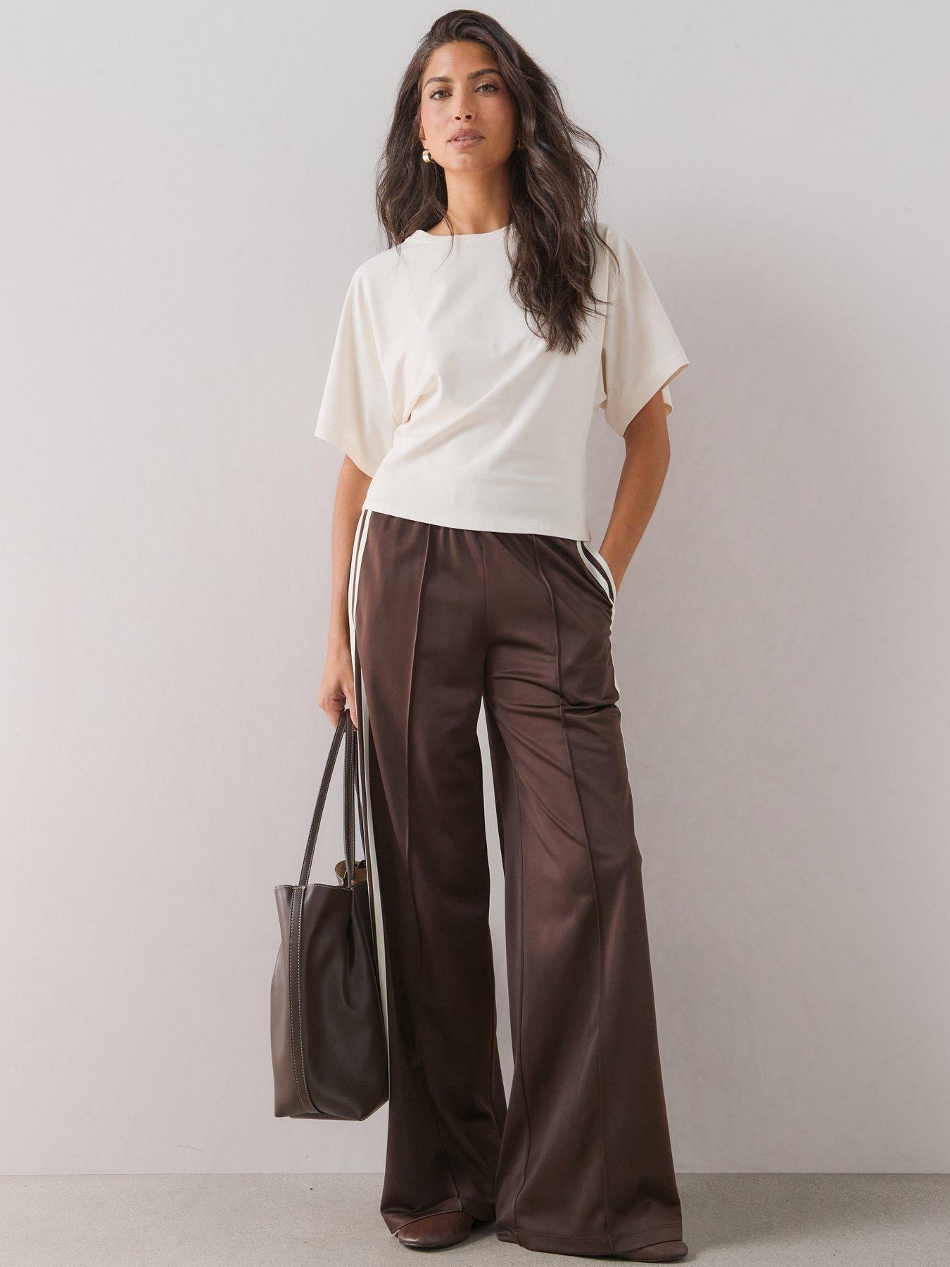 Image 3 of 7 of The Very Collection Batwing Boxy Tee - Cream