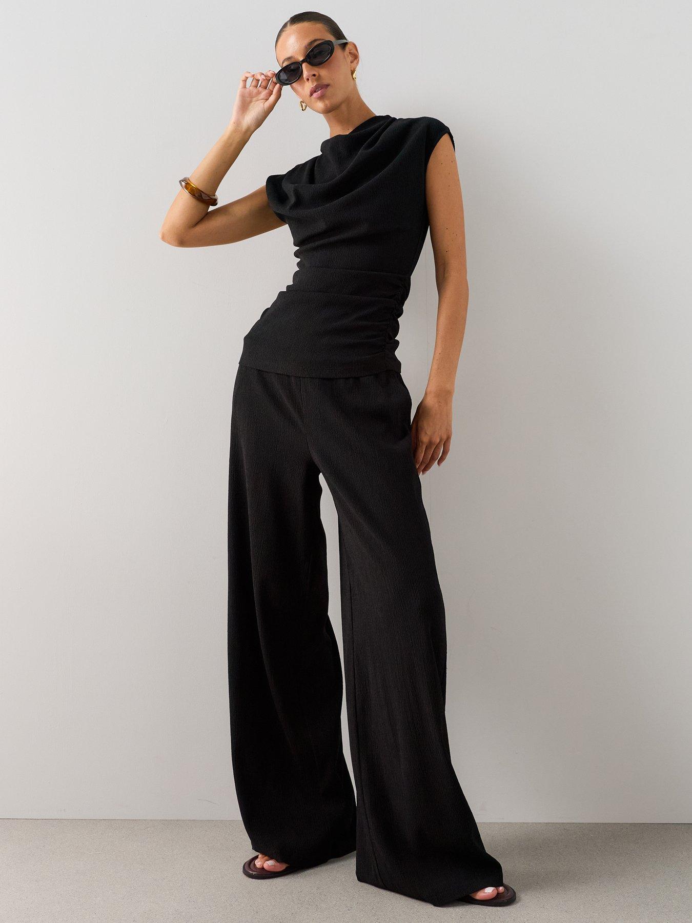Image 3 of 7 of The Very Collection Textured Stretch Ruched Top
