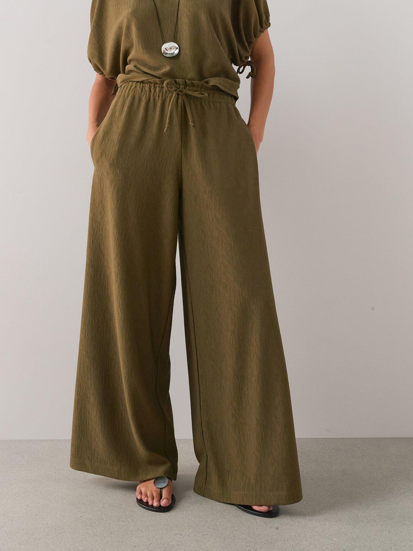 Image 5 of 7 of The Very Collection Textured Wide Leg Trouser Co-ord - Khaki