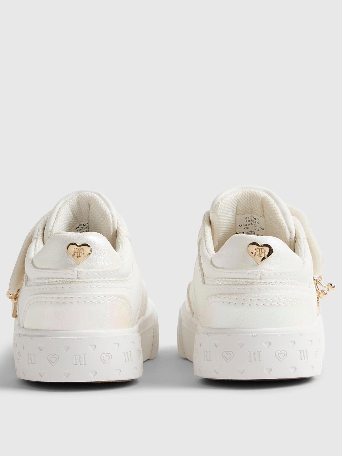 river-island-mini-girls-charm-monogram-trainers-whiteback