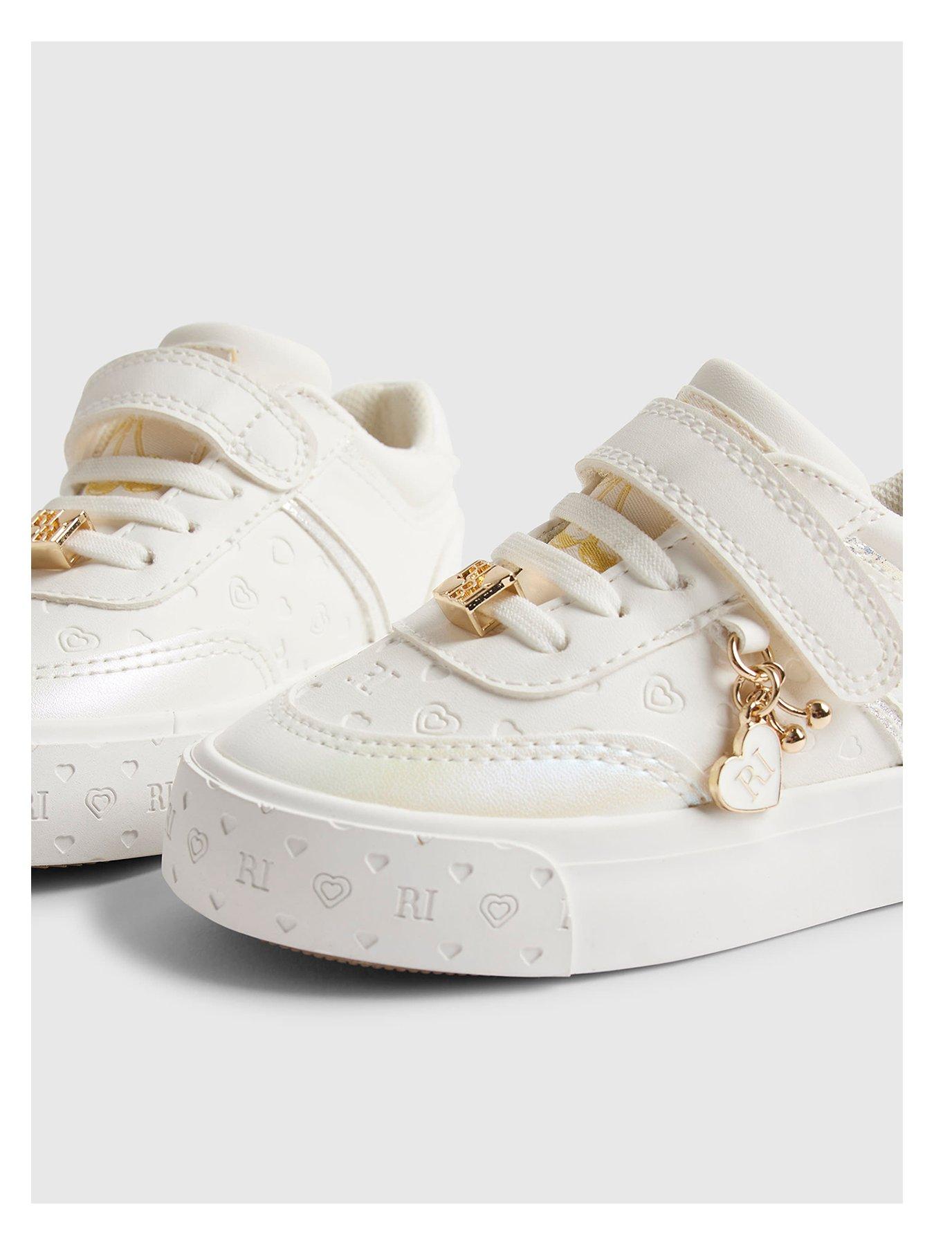 river-island-mini-girls-charm-monogram-trainers-whitedetail